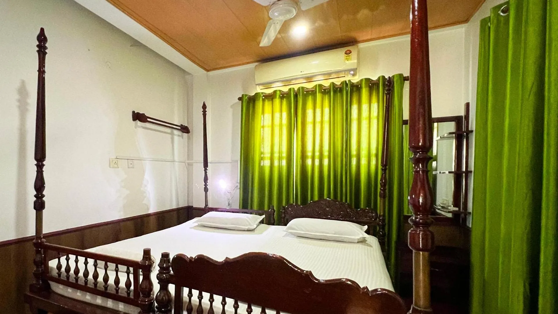 Reds Residency - Homestay Kochi