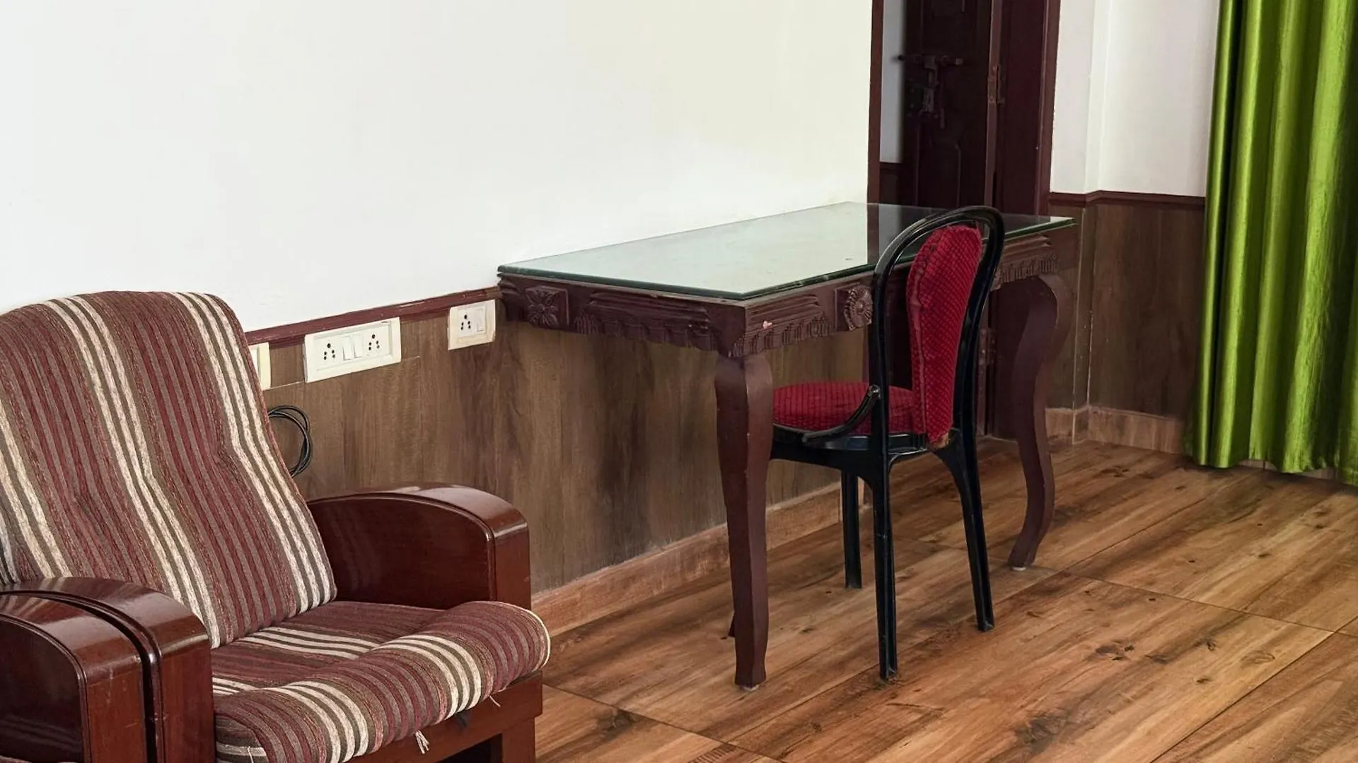 Reds Residency - Homestay Kochi